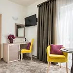 Ξενοδοχείο Hotel Mondo 4*