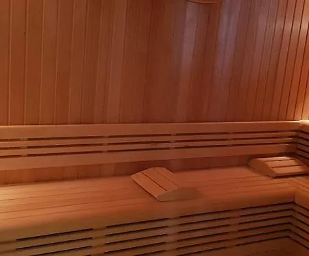 Hotel Mondo فندق