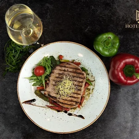 فندق Hotel Mondo 4*