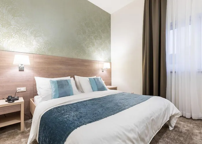 Hotel Mondo Ξενοδοχείο 4*