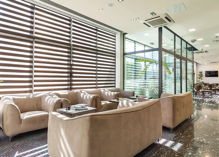 Hotel Mondo Ξενοδοχείο 4*