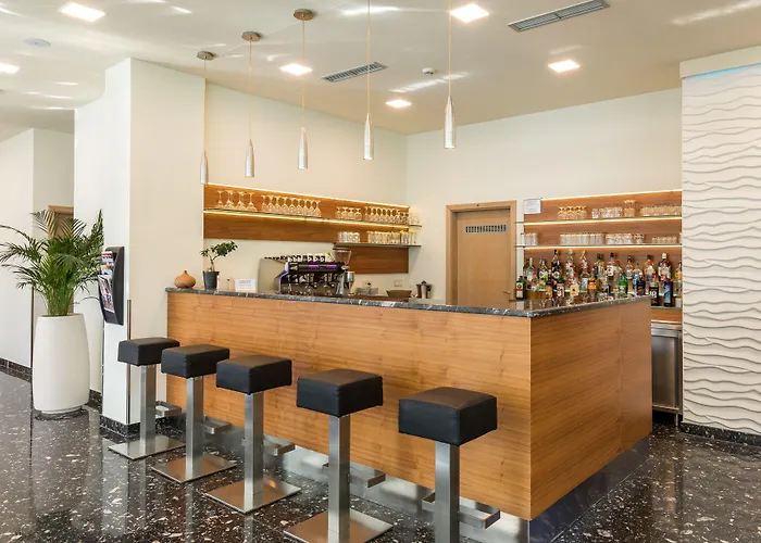 Ξενοδοχείο Hotel Mondo 4*