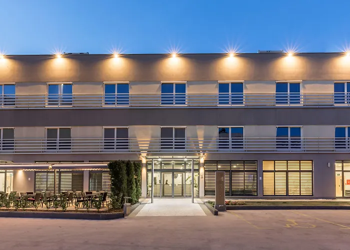 Ξενοδοχείο Hotel Mondo 4*