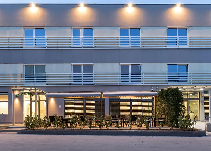 Ξενοδοχείο Hotel Mondo 4*