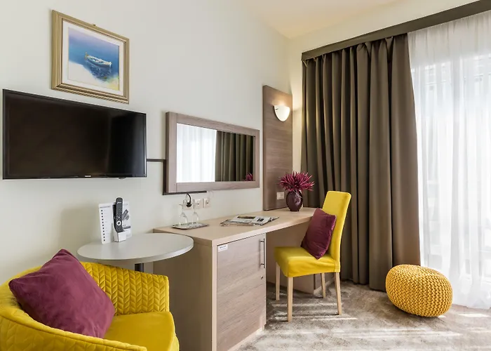 Ξενοδοχείο Hotel Mondo 4*